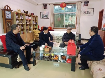 潘光开展春节前走访慰问活动