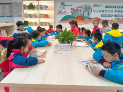 都昌镇西街社区红色阅读驿站的探索