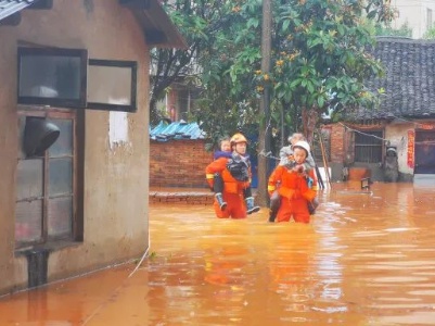 【暖新闻·江西2019】暴雨来袭 众志成城暖人心