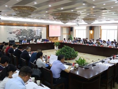 区委理论学习中心组第六次集体学习