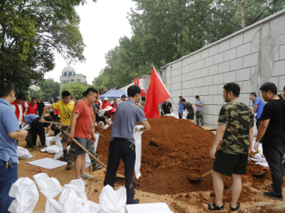 分秒必争 众志成城！ 浔阳党员冲锋铸“城墙”