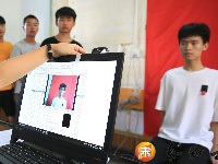 泰和县应征青年参加体检（组图）