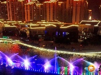 泰和：音乐喷泉点靓节日夜空
