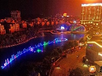 泰和：音乐喷泉点靓节日夜空