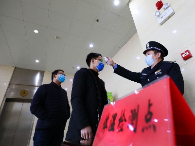 泰和：上班首日测体温 严格筛查防疫情