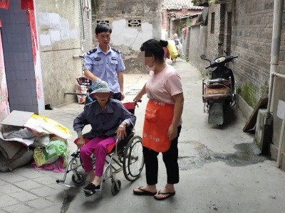 泰和：轮椅老人迷途 民警护送回家