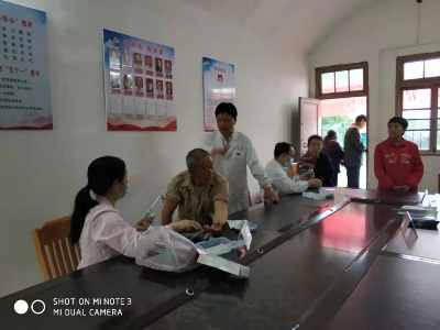 泰和垦殖场红十字会开展爱心义诊活动