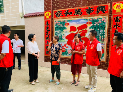 塘洲镇开展七一党员慰问活动