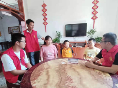 苑前镇“亲情连线”关爱留守儿童