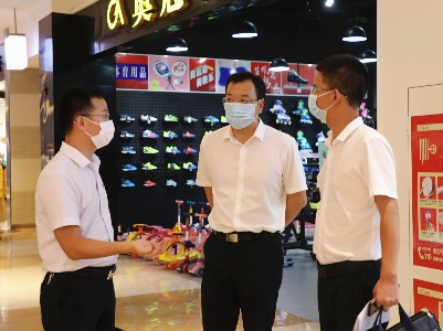县委书记孙英剑暗访督导疫情防控工作