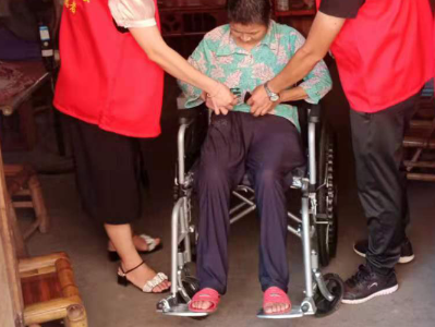 中龙乡开展关心关爱残疾人活动
