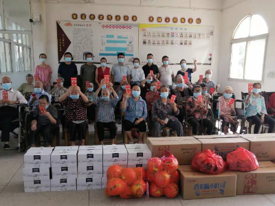 乡贤情系敬老院   爱心捐赠暖人心