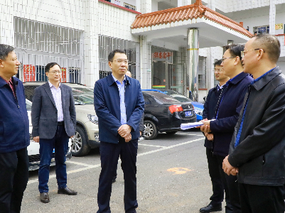 孙英剑深入城区调研城市建设工作