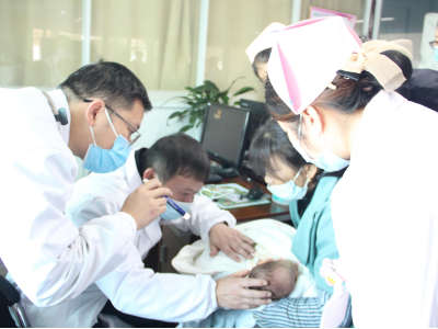市妇幼保健院专家龙文香主任医师驻泰和县妇幼保健院开展母婴安全帮扶指导工作