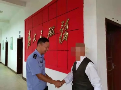 老人看中了一款车，下一刻，他走进了派出所……