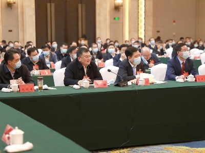 金色希望在这里升腾 ——省第十五次党代会各代表团讨论侧记