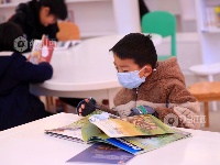 江西泰和：书香浓浓伴假期 图书馆内“充电”忙