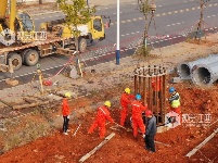 江西泰和：供电项目施工忙