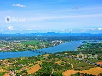江西泰和：高速公路特大桥蔚为壮观