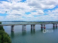 江西泰和：跨江大桥壮观如画