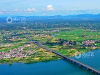 江西泰和：高速公路特大桥蔚为壮观