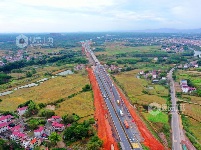 江西泰和：吉康高速公路建设忙
