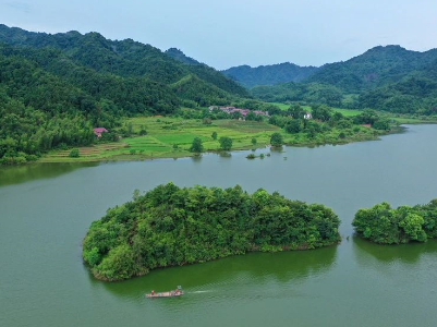 蓝天碧水净土 绘就生态画卷