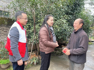 泰和县社保中心开展春节走访慰问活动