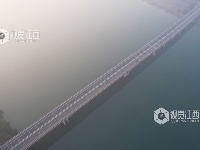 高速公路大桥壮观如画