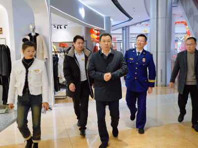 县委书记孙英剑暗访督查“九小”场所安全生产工作