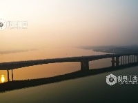 高速公路大桥壮观如画