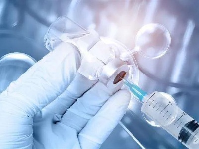 新冠病毒疫苗何时能上市？