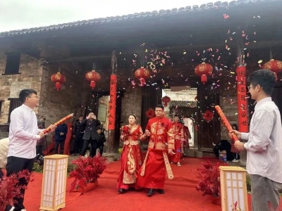 【移风易俗】不要彩礼 要幸福！湖泽镇举办2023年集体婚礼