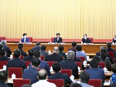 习近平总书记关于加强和改进民族工作的重要思想研讨会举行 王沪宁出席并讲话