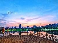 江西分宜：处暑晚霞耀东湖