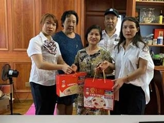 梧桐庄园社区“八一建节”节开展走访慰问参战老兵、现役军人家属活动