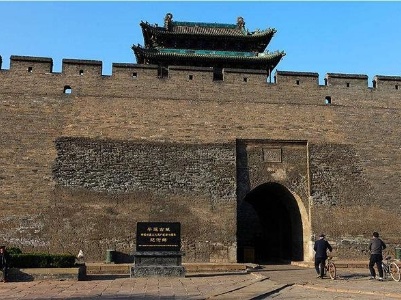 中国古代城池建筑独成一派，与西方城堡建筑的区别在哪里？