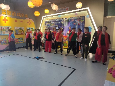 墩子塘街道阳明社区开展舞蹈培训活动