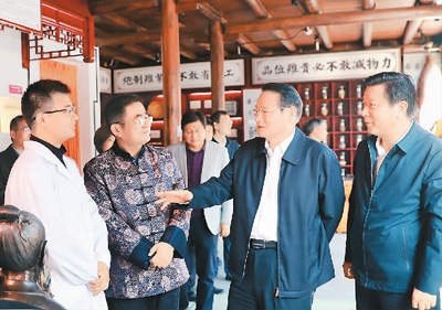 易炼红：着力打响“中国中医看江西”品牌