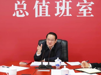 除夕之日，易炼红书记向全省人民拜年，并检查调度节日期间重点工作情况