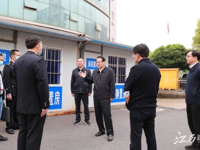 随机检查、四不两直……省委书记易炼红检查督导重点场所特殊场所疫情防控工作