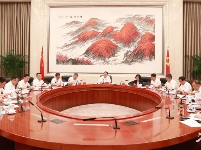 易炼红主持召开设区市市委书记座谈会，要求少说客套话、不要汇报工作成绩，多谈困难问题、思路打算、意见建议
