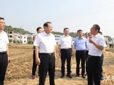 “到旱情最严重的地方去”，省委书记易炼红直插基层、直奔一线调研指导抗旱救灾