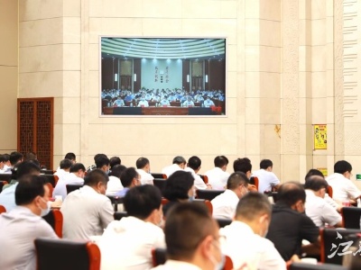 全力以赴稳增长、防风险、保稳定、惠民生，书记省长在这个高规格重要会议上提出了这些要求