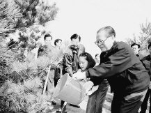 江泽民同志治丧委员会名单