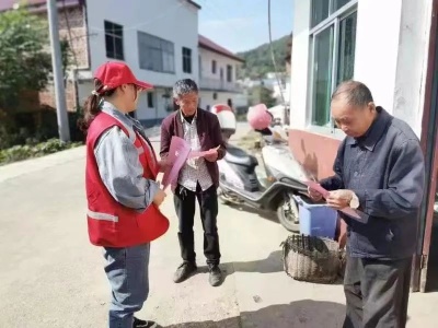 男子将占位车辆丢入河道引 专家：绝不能进行泄愤式报复 