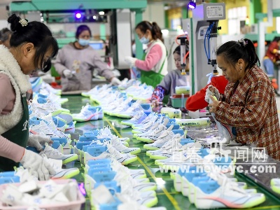 宜丰：鞋服企业产销两旺迎新年