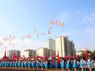 万载县举办第十届中小学生田径运动会