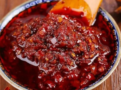 舌尖上的味道“滋养”特色产业 一罐辣酱的百年传承