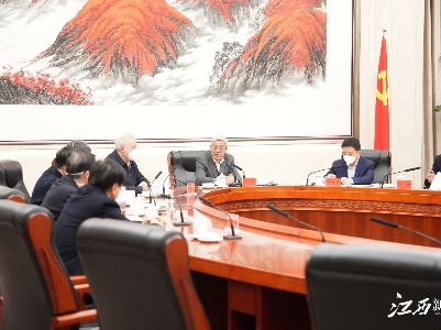 尹弘主持召开省委务虚会：增强信心、求真务实，扎实做好明年各项工作